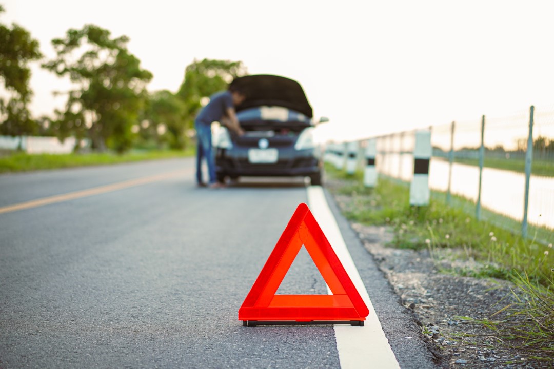 triangle signalisation urgence voiture